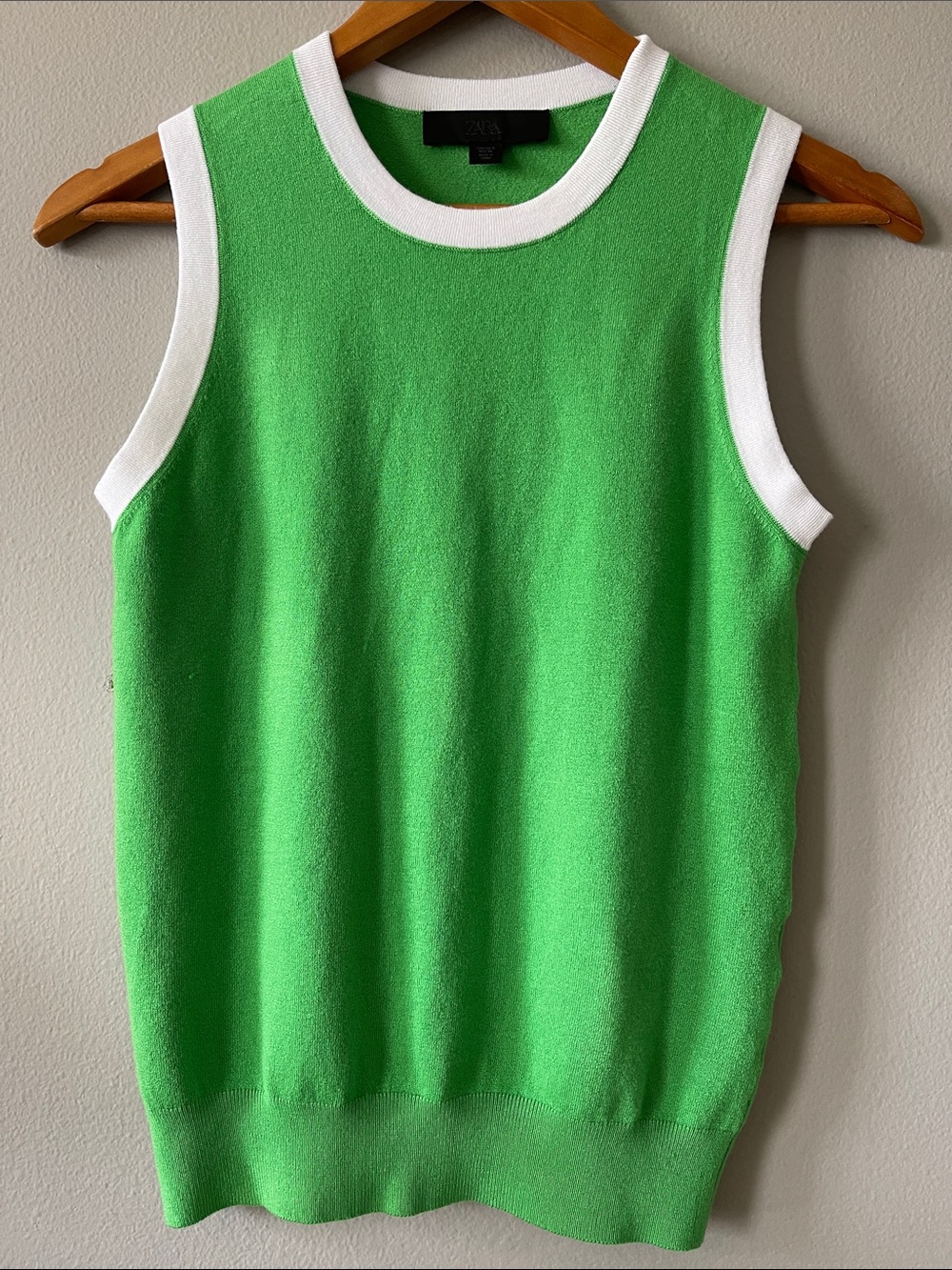 Zara Bright Green Sleeveless Crewneck Sweater with White Trim
